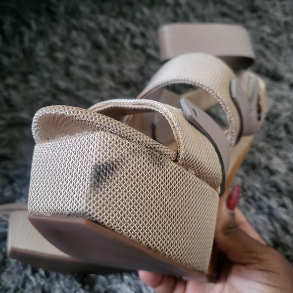 L.A.M.B Kapona Wedges - Picture 4 of 5